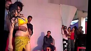 totali nude dance in bear bar nepali india