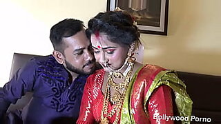 indian red saree girl boyfrend honeymoon indore