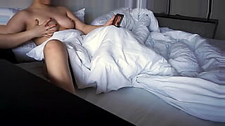 sister share bedroom son japan sleeping in night 3gp sex video free download