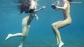 underwater wanking