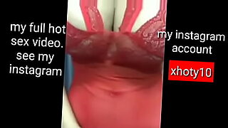 sunny leone sex fuck xvideo online striptease on red ofa masturbation