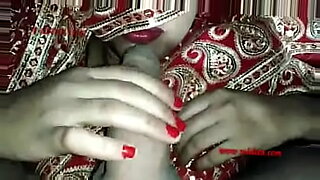 a desi boy fraud his wife and girlfreind and suddenly meet both of her at a time and fucked hardly