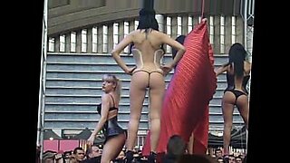 public show dick