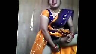 philipina masturbate whit big dildo