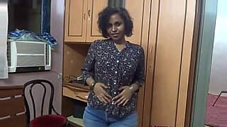 beena mumbai bhabhi exposing her big boobs with hairy pussy in indian sex video