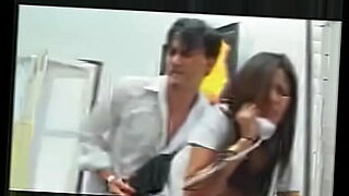 أمي ترسل لي صورها عارية لإغرائي سكس امهات