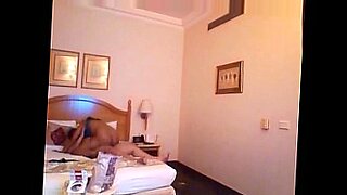selipng beautiful jaypnes girls and daddy is facing