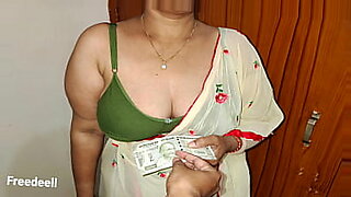 bahut jyada moti gand wali