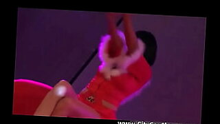 Â«a mature latina has an attractive body and appearance so she decides to try to register for an online dance and with the creation of content she is helped by a young stepson who takes pictures of her stepmother and shoots her on video the black haired b
