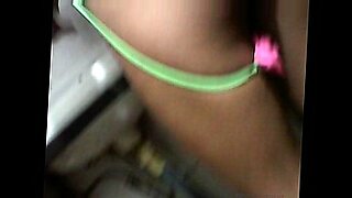 dos milfs sucias se pelean por una gran polla