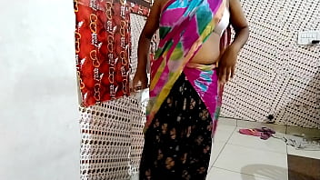indian girl siya gupta towel dance