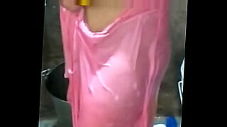 indian girl open bath