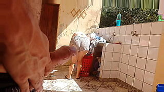 luna virgem de 20 anos ela quer ficar com esguincha ejaculação feminina muito forte no negão do pau grande gritando e jemendo enquanto o negão fode a sua buceta apertada e peguena