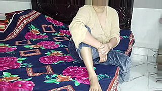 son seduces her mom alone at home