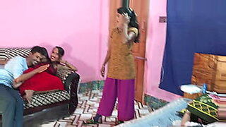 licks the feet of a fetishist and actively fucks her