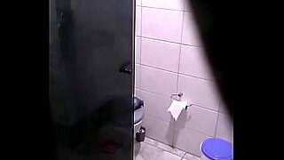 2grils in bathroom full sex video