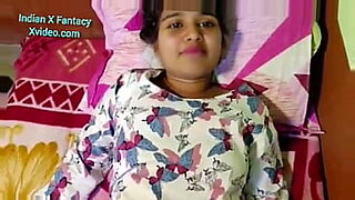 बदचलन सविता भाभी ने पराये मर्द का लंड चुस चुस के अपनी चूत और गांड की चुदाई करवाई