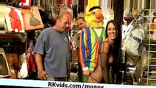 alaska zade getting her pussy eaten by a girlfriend