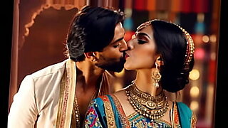 indian desi bhabhi saree kiss