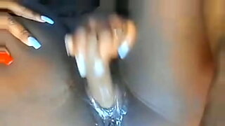 quieen girl eat man