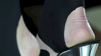 beautiful milf in heels red toes nails