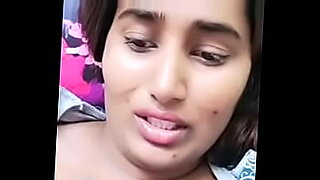 mom call se baat karti song